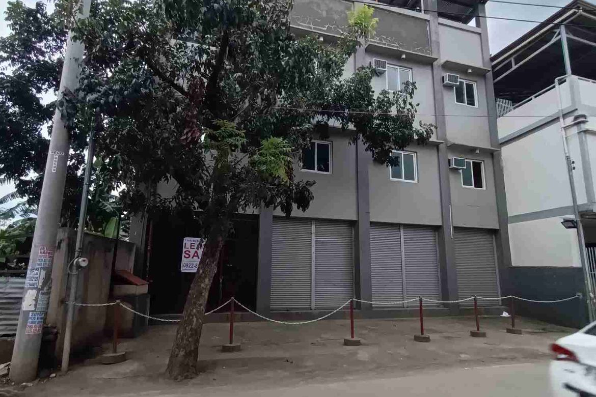 6 Bedroom Shophouse for Sale in Basak, Lapu-Lapu, Cebu