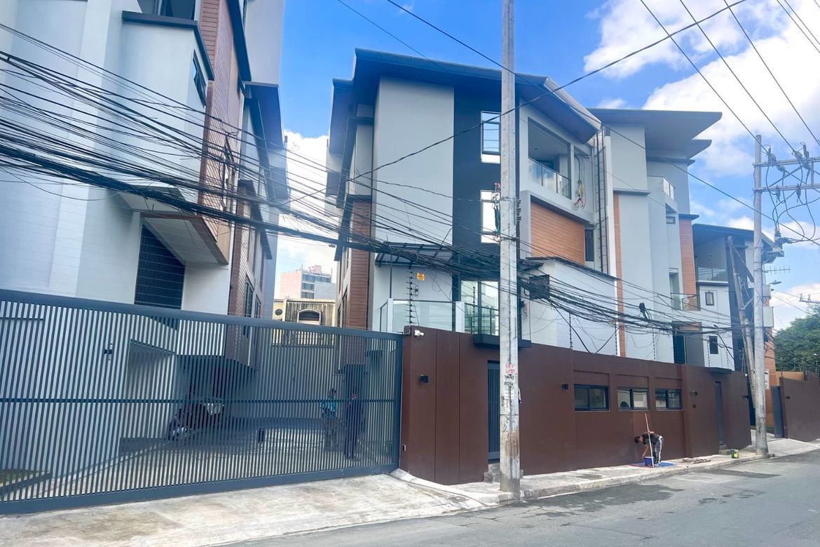 6 Bedroom Townhouse for Sale in Addition Hills, Mandaluyong, Metro Manila – photo 3
