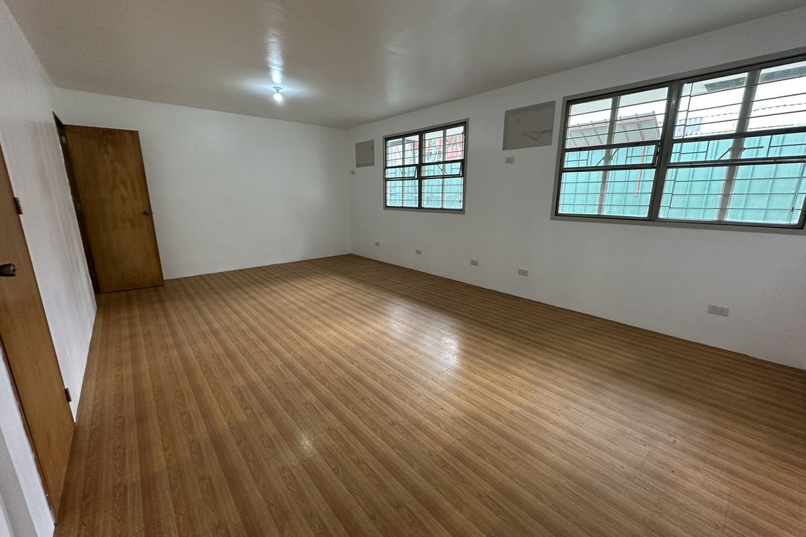 6 Bedroom Townhouse for Sale in Alabang, Muntinlupa, Metro Manila – photo 4