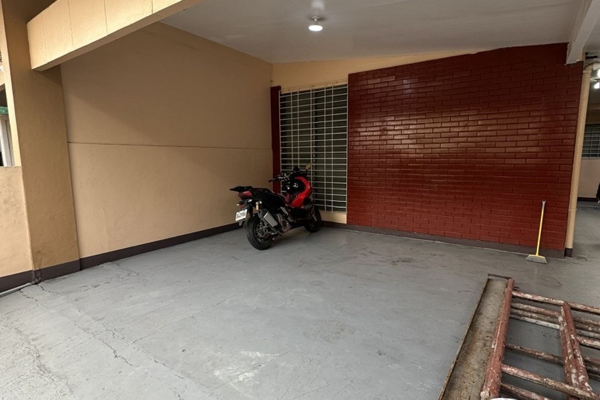 6 Bedroom Townhouse for Sale in Alabang, Muntinlupa, Metro Manila – photo 7