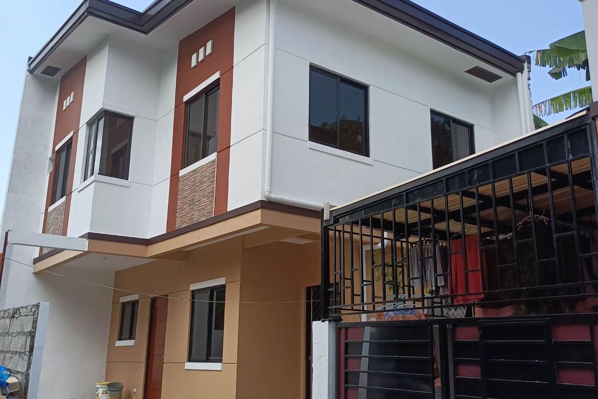 6 Bedroom Townhouse for Sale in Barangay 174, Caloocan, Metro Manila – photo 2