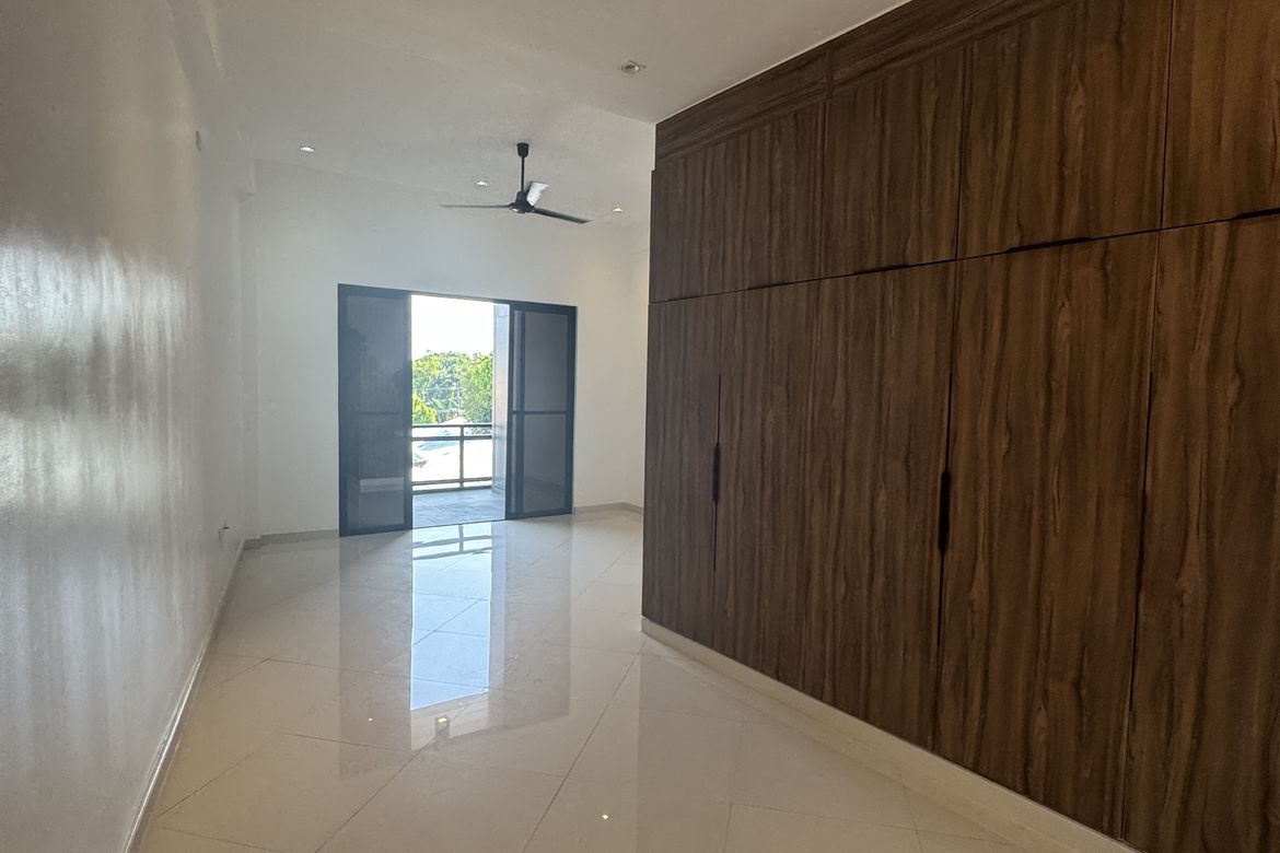 6 Bedroom Townhouse for Sale in Don Bosco, Parañaque, Metro Manila – photo 3