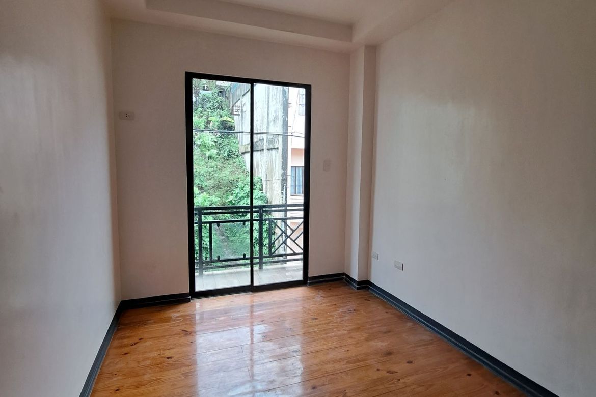6 Bedroom Townhouse for Sale in Guadalupe, Cebu City, Cebu
