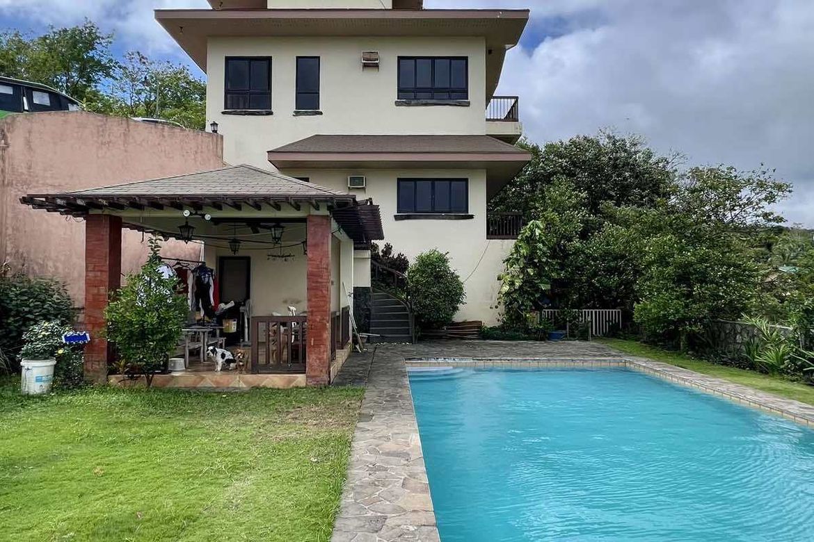 6 Bedroom Townhouse for Sale in San Gregorio, Laurel, Batangas