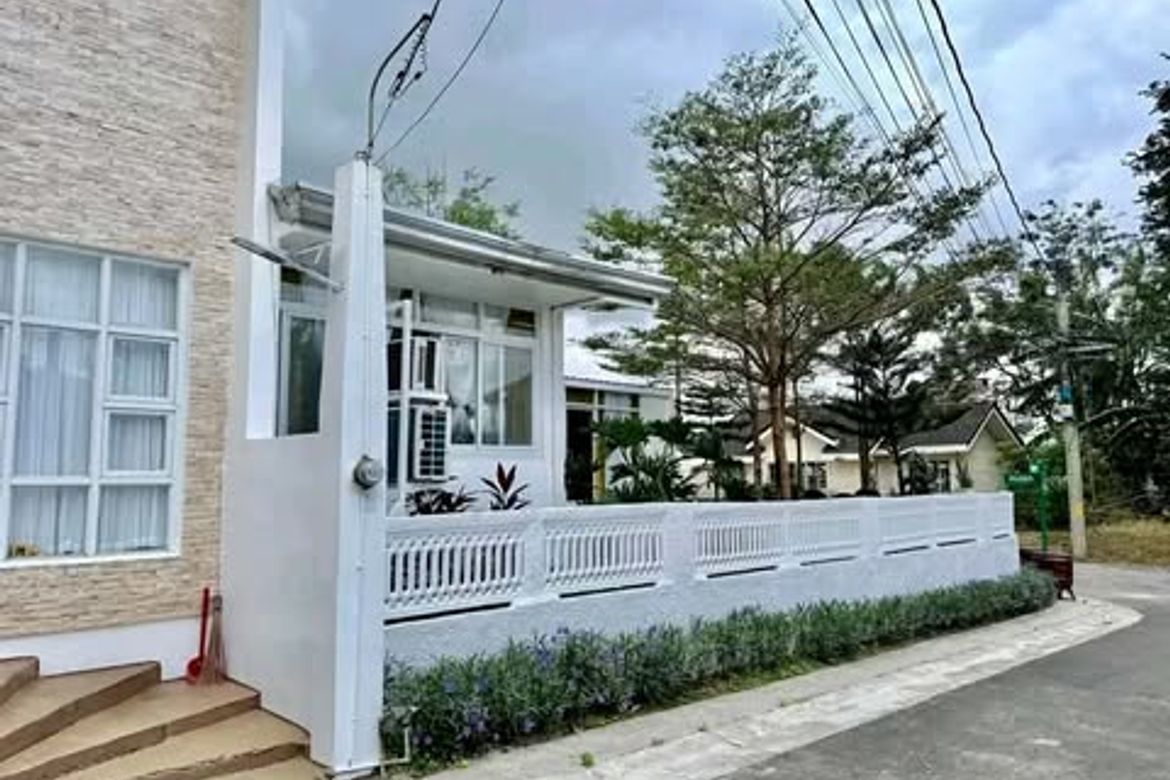 6 Bedroom Townhouse for Sale in San Pedro, Santo Tomas, Batangas