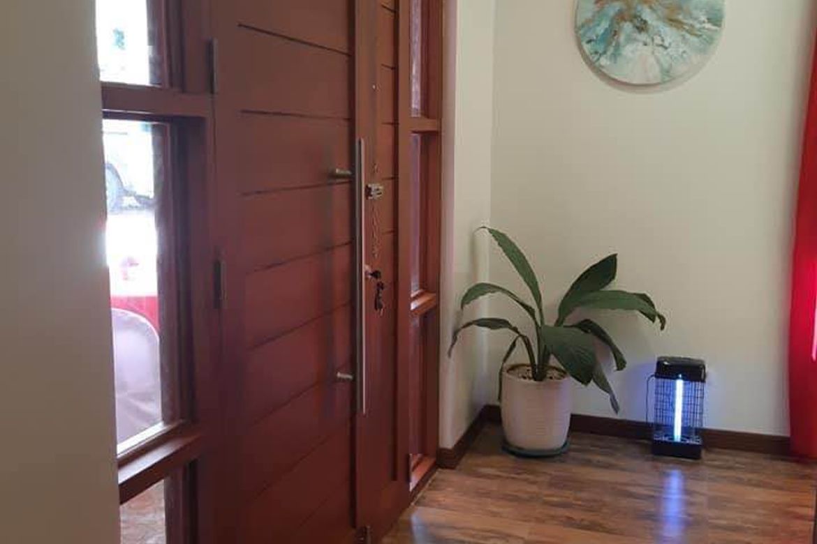 6 Bedroom Townhouse for Sale in Sun Valley, Parañaque, Metro Manila – photo 2