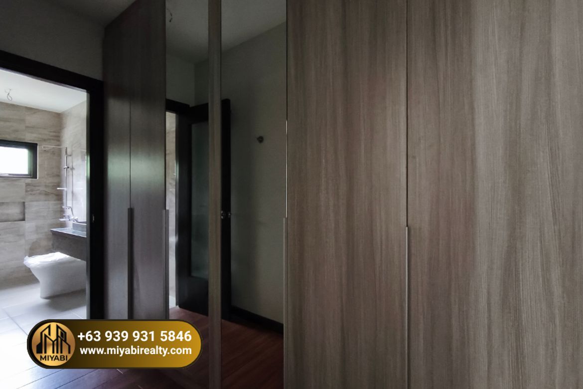 6 Bedroom Townhouse for Sale in Tandang Sora, Quezon City, Metro Manila – photo 6
