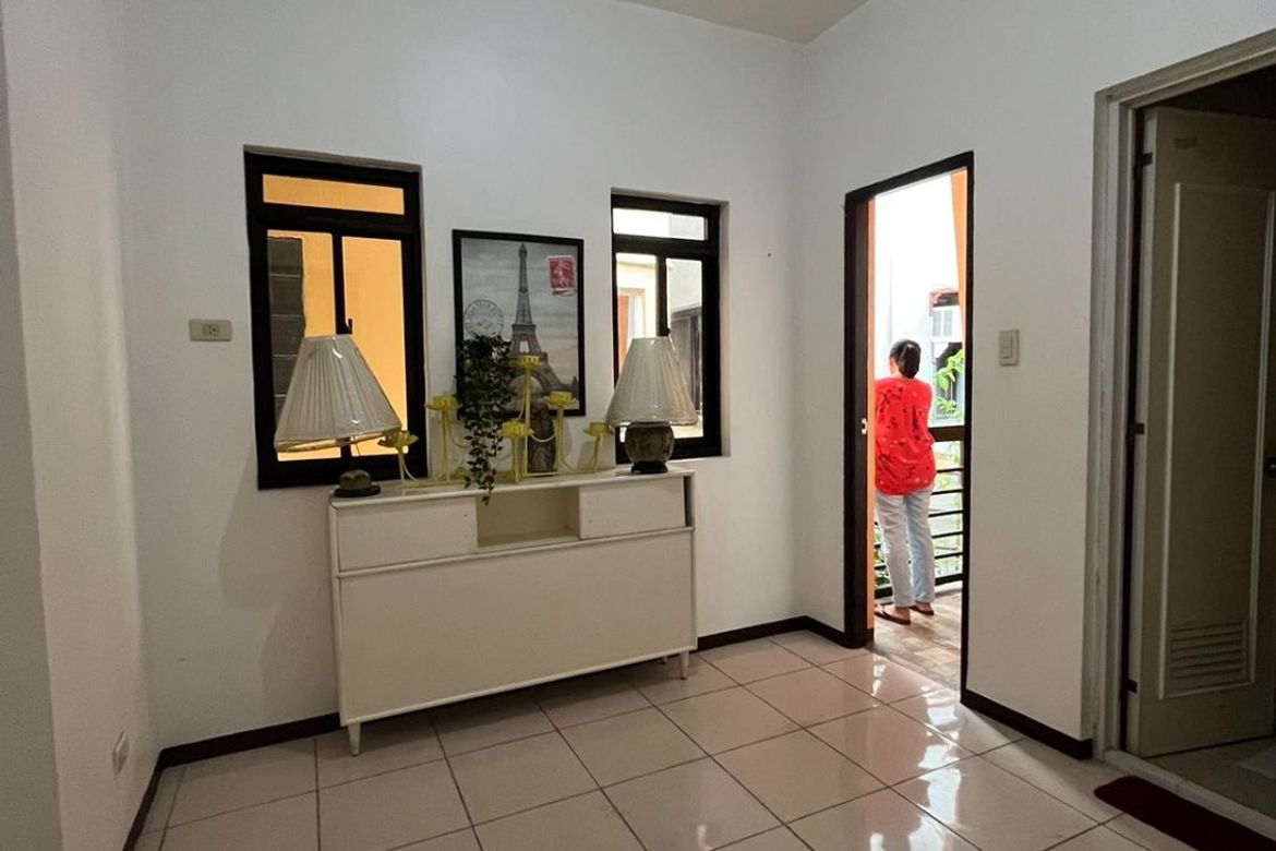 6 Bedroom Townhouse for Sale in West Crame, San Juan, Metro Manila near MRT-3 Santolan – photo 3