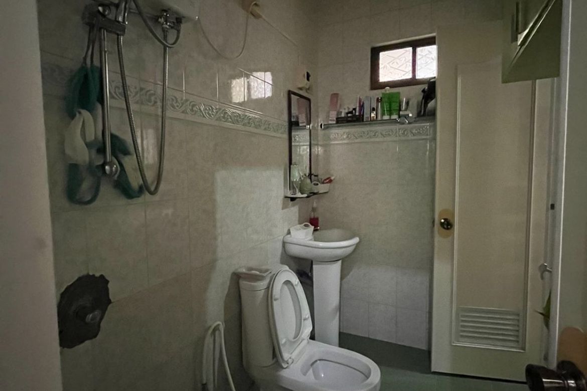 6 Bedroom Townhouse for Sale in West Crame, San Juan, Metro Manila near MRT-3 Santolan – photo 4