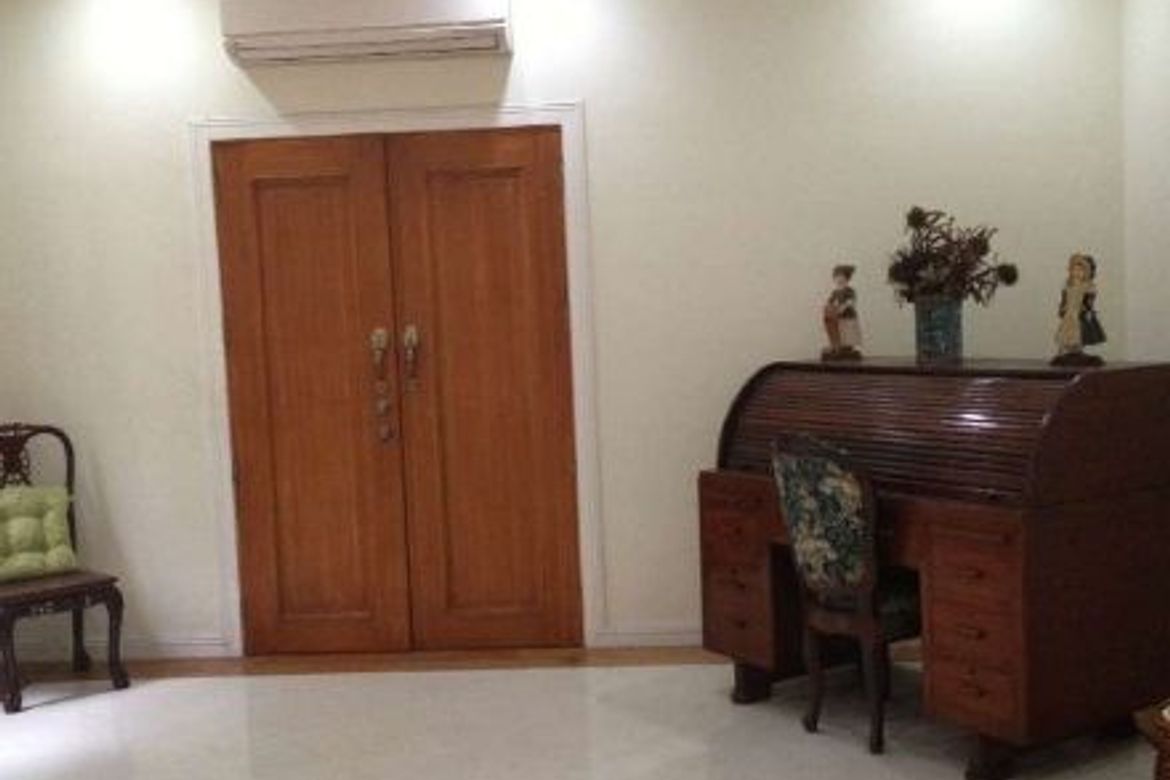 6 Bedroom Villa for Sale in Dasmariñas Village, Dasmariñas North, Makati, Metro Manila near MRT-3 Magallanes