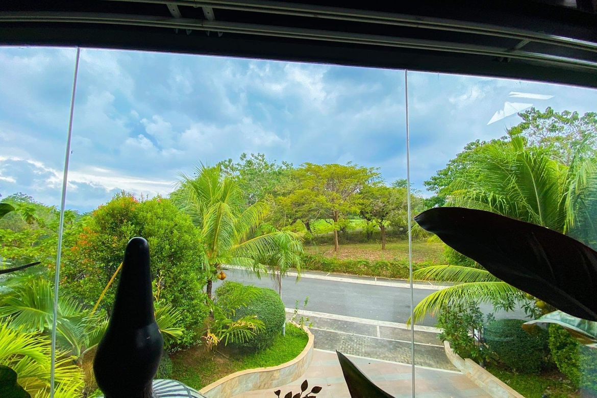 6 Bedroom Villa for Sale in Sabang, Morong, Bataan – photo 8