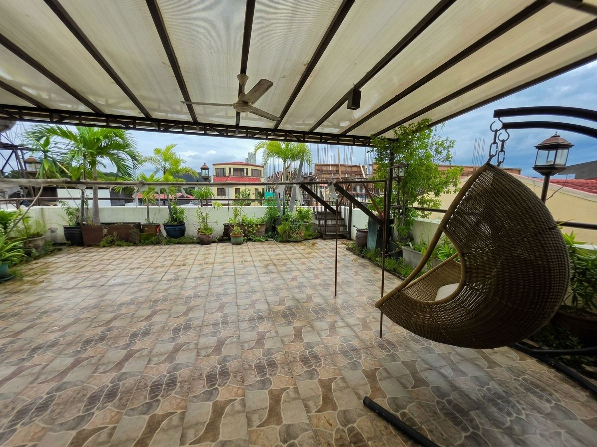 7-Bedroom House and Lot for Sale in Quezon City – photo 3