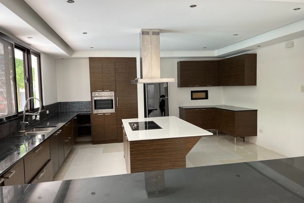 7 Bedroom House for Rent in Ayala Alabang Village, New Alabang Village, Muntinlupa, Metro Manila photo 2