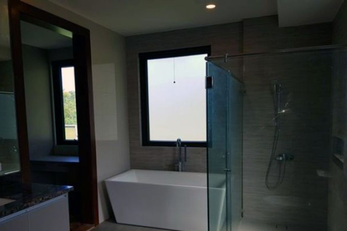 7 Bedroom House for Rent in Dasmariñas Village, Dasmariñas North, Makati, Metro Manila near MRT-3 Magallanes photo 3