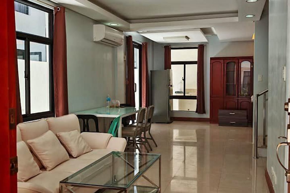 7 Bedroom House for Rent in Moonwalk, Parañaque, Metro Manila