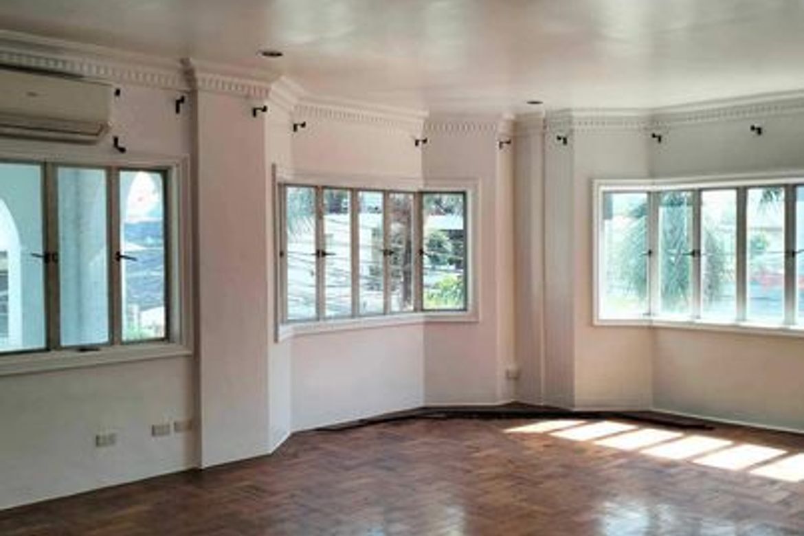 7 Bedroom House for Rent in Santa Ana, Manila, Metro Manila photo 5