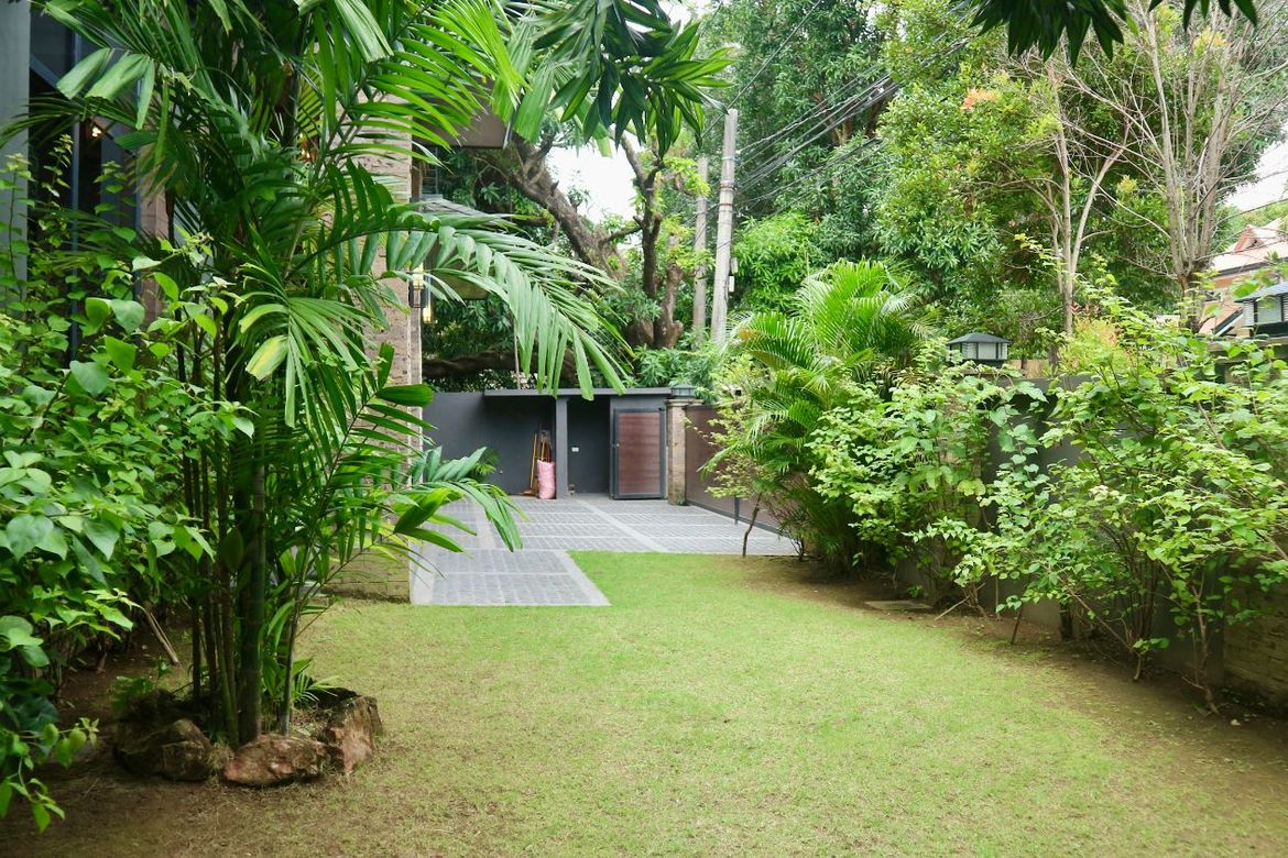 7 Bedroom House for Sale in Ayala Alabang Village, New Alabang Village, Muntinlupa, Metro Manila – photo 2