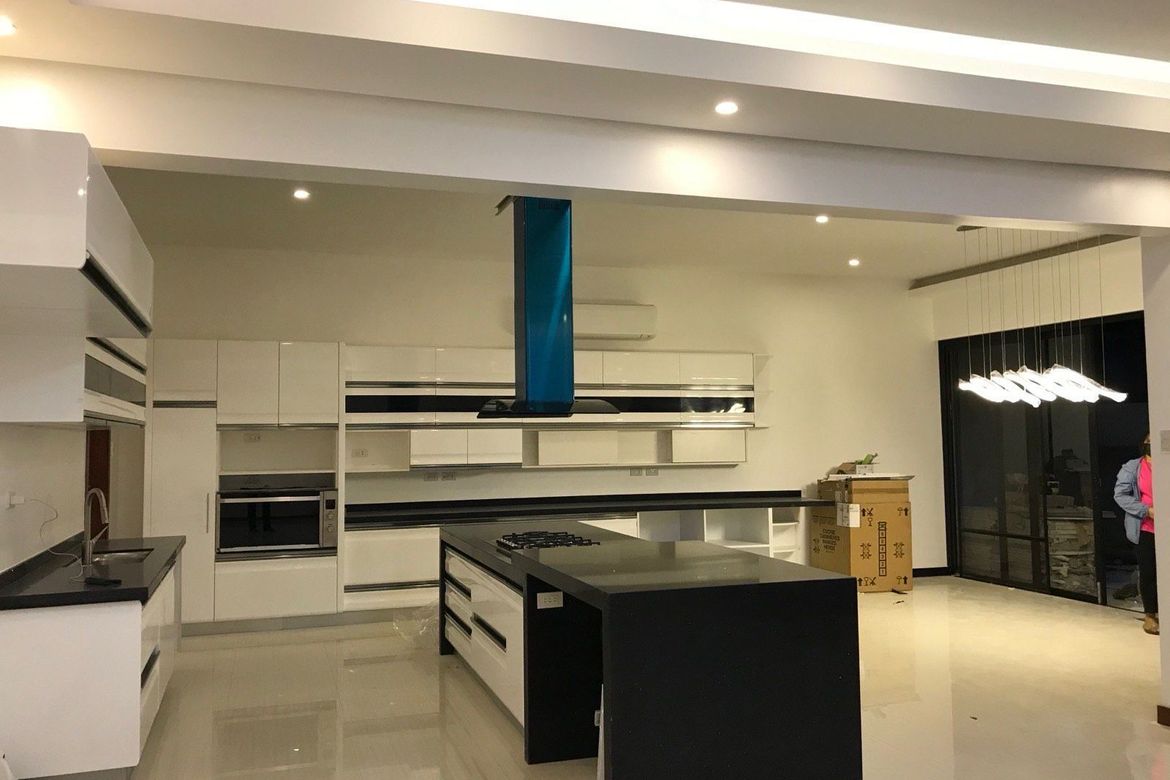 7 Bedroom House for Sale in Ayala Alabang Village, New Alabang Village, Muntinlupa, Metro Manila – photo 2