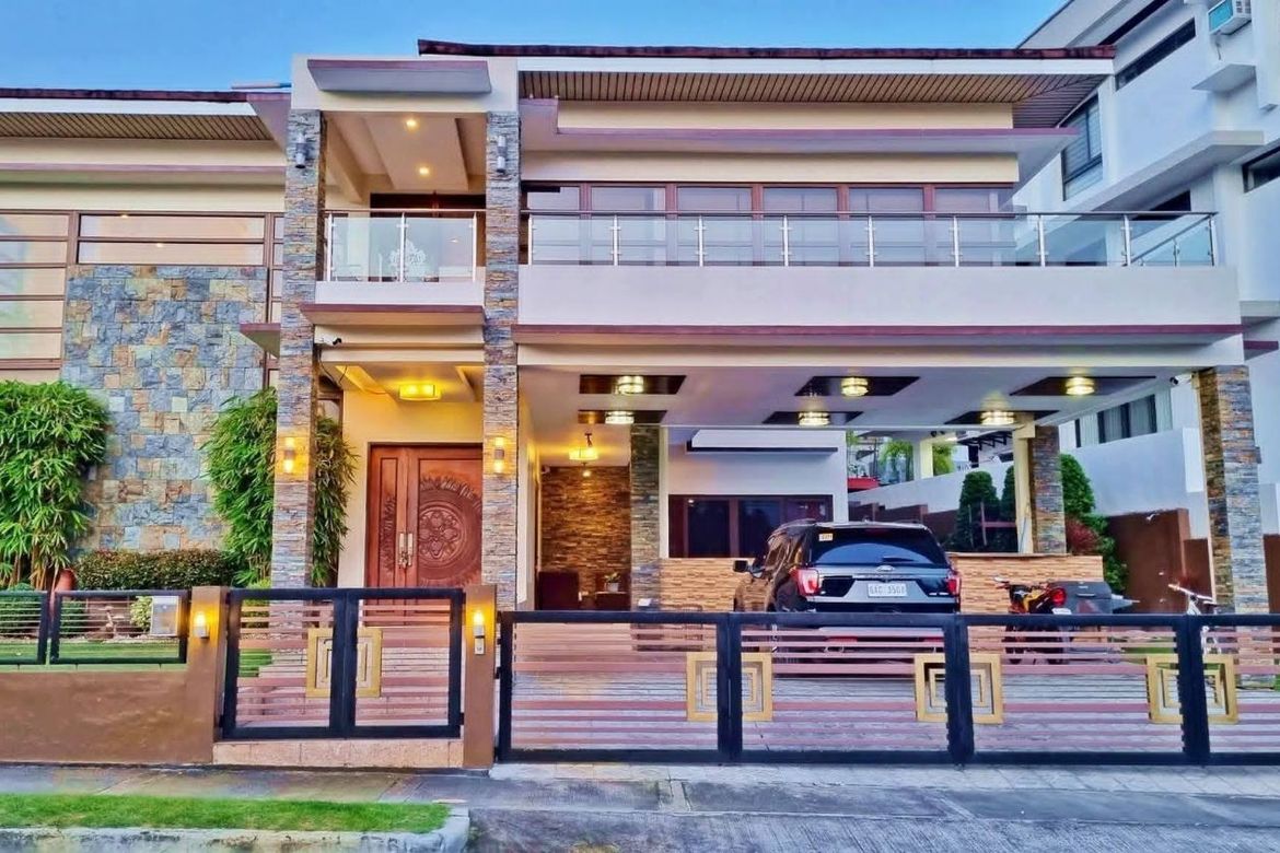 7 Bedroom House for Sale in Bacayan, Cebu City, Cebu