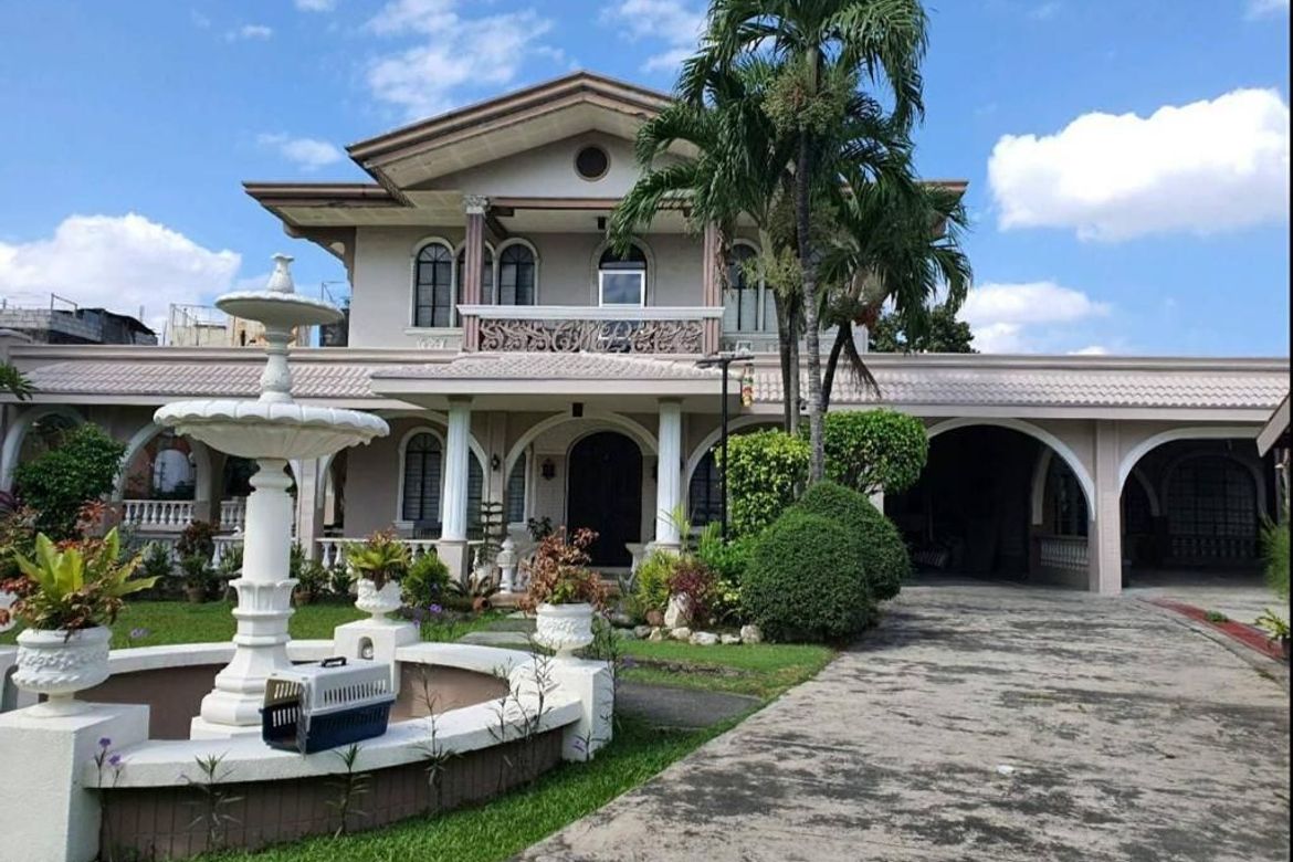 7 Bedroom House for Sale in Baesa, Quezon City, Metro Manila