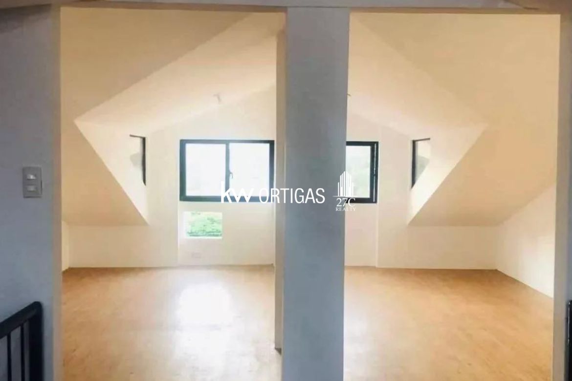 7 Bedroom House for Sale in Barangay 42, Caloocan, Metro Manila near LRT-1 R. Papa – photo 8