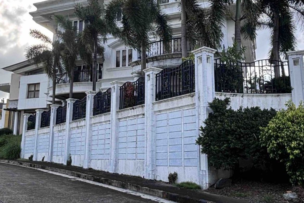7 Bedroom House for Sale in Batasan Hills, Quezon City, Metro Manila – photo 5