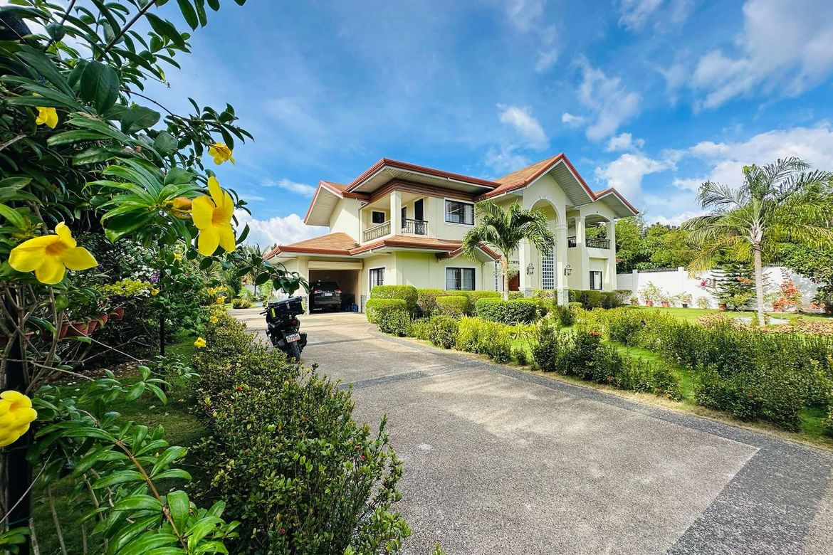 7 Bedroom House for Sale in Biking, Dauis, Bohol – photo 2