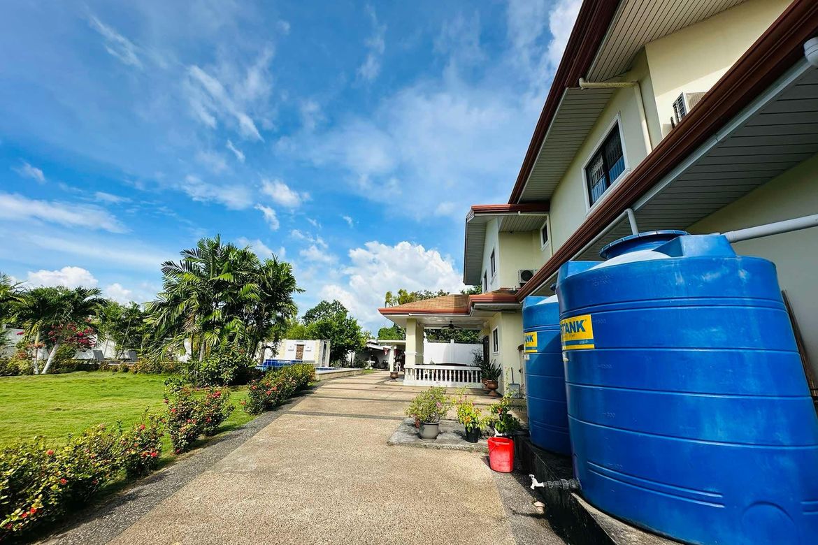 7 Bedroom House for Sale in Biking, Dauis, Bohol – photo 5