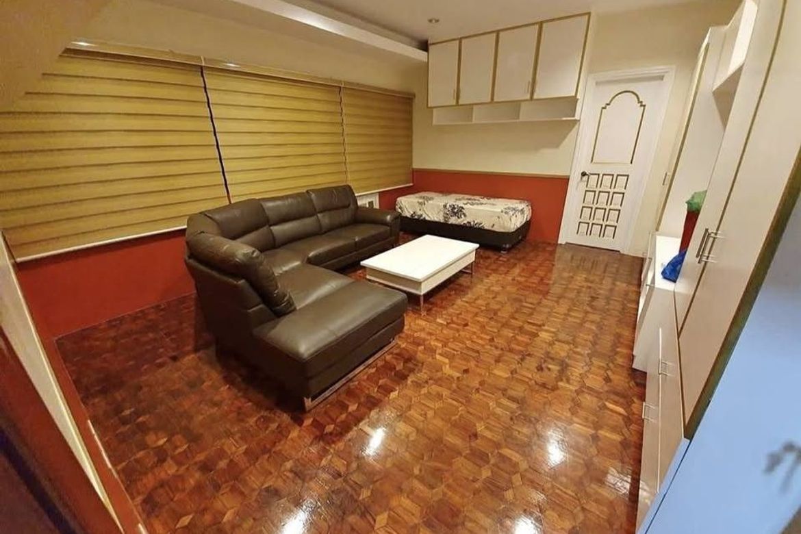 7 Bedroom House for Sale in Binondo, Manila, Metro Manila near LRT-2 Recto – photo 2