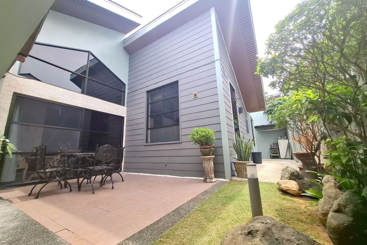 7 Bedroom House for Sale in Casuntingan, Mandaue, Cebu