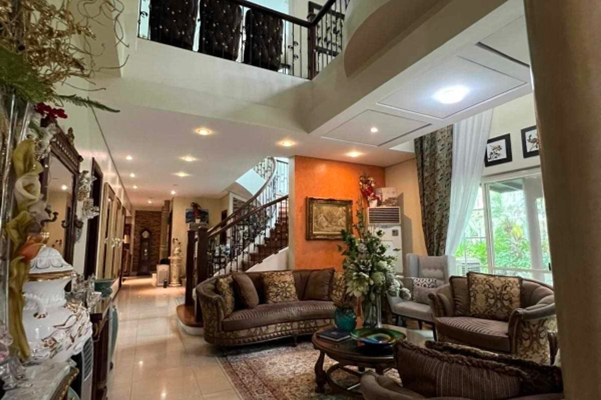 7 Bedroom House for Sale in Cupang, Muntinlupa, Metro Manila