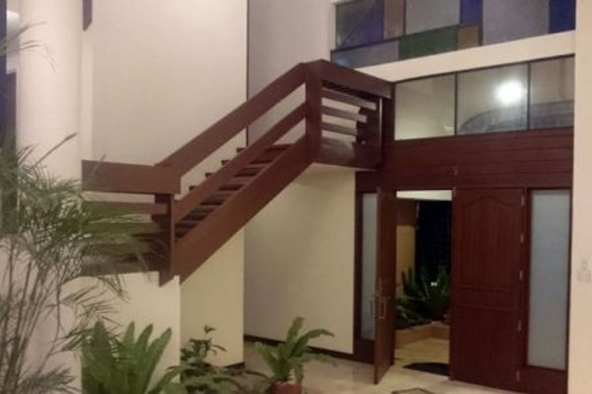 7 Bedroom House for Sale in Dasmariñas Village, Dasmariñas North, Makati, Metro Manila near MRT-3 Magallanes