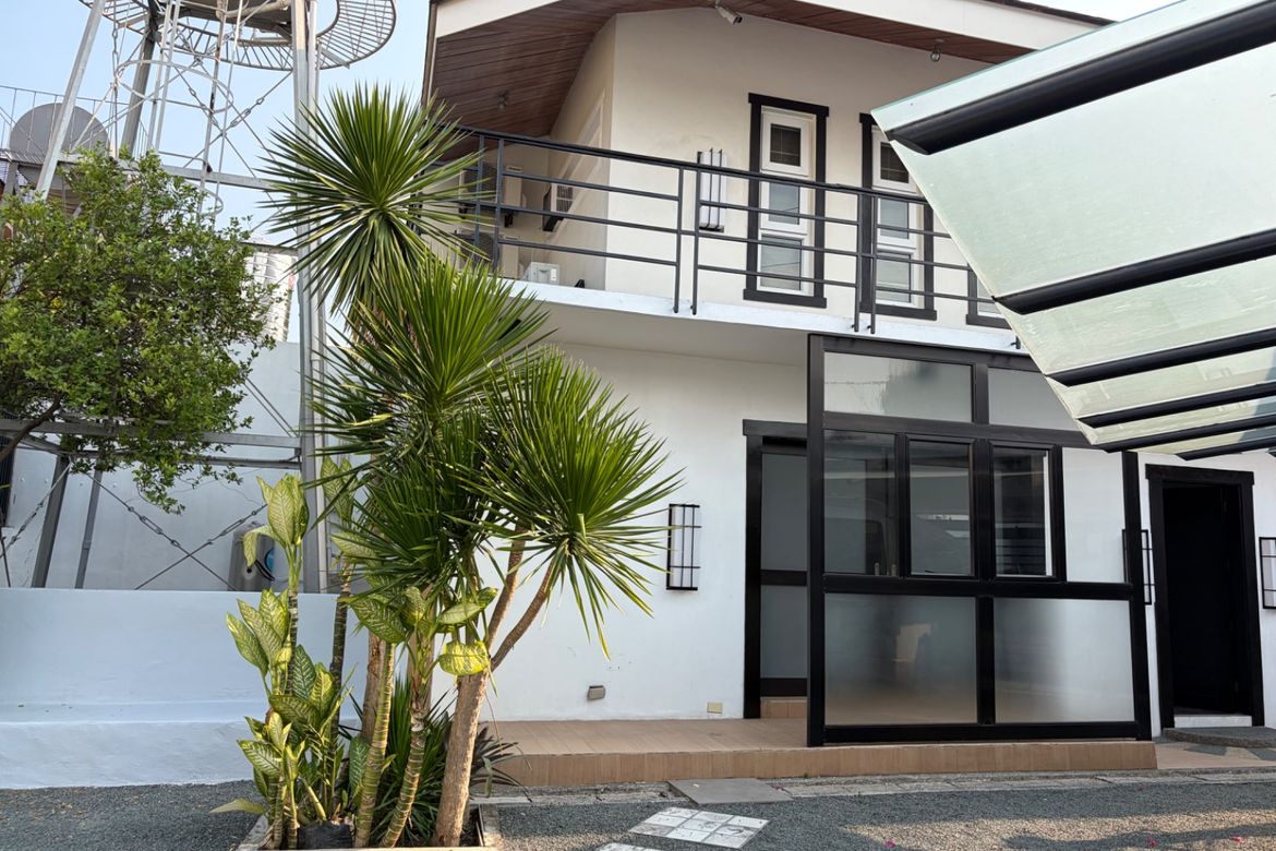 7 Bedroom House for Sale in Don Bosco, Parañaque, Metro Manila