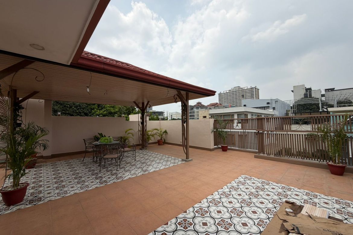 7 Bedroom House for Sale in Laging Handa, Quezon City, Metro Manila near MRT-3 Kamuning – photo 6