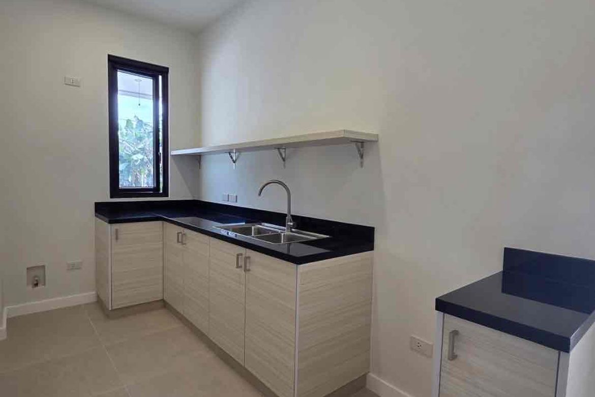 7 Bedroom House for Sale in Lindenwood Residences, Tunasan, Muntinlupa, Metro Manila – photo 6