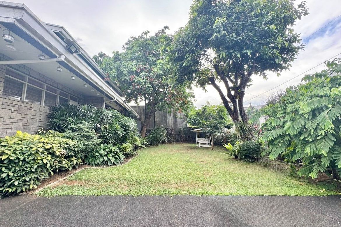 7 Bedroom House for Sale in Mariana, Quezon City, Metro Manila near LRT-2 Gilmore – photo 3