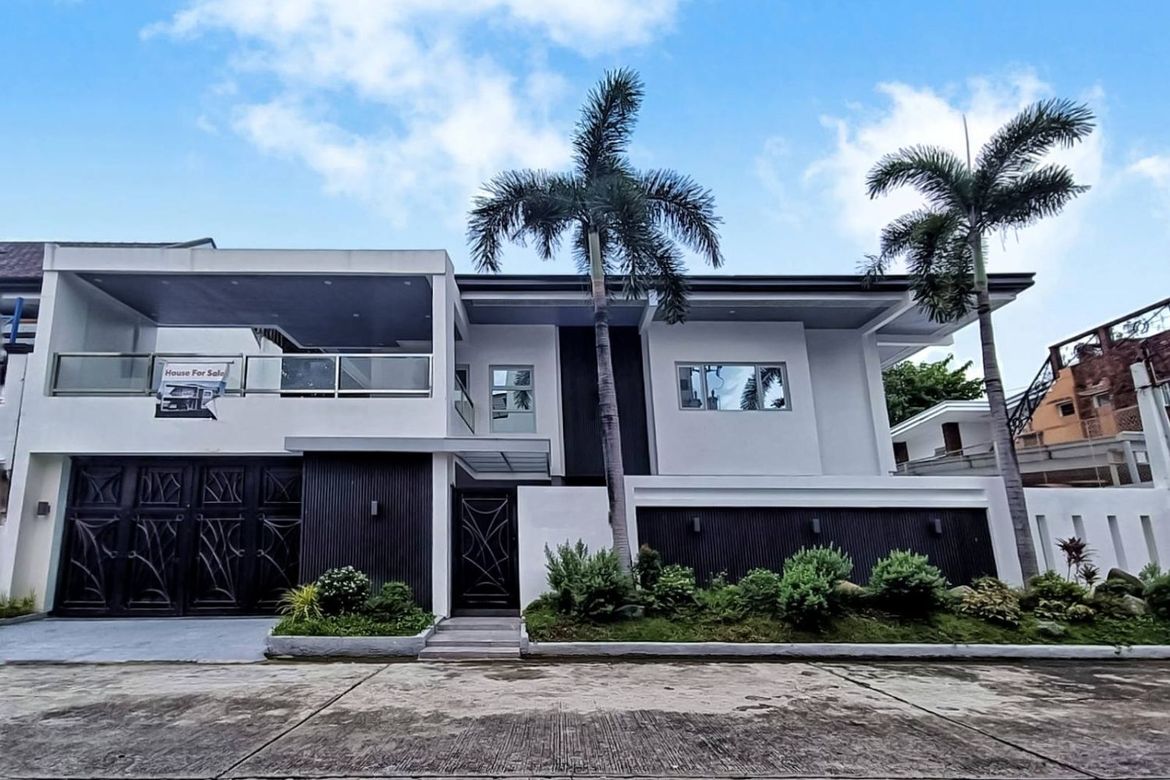 7 Bedroom House for Sale in Moonwalk, Parañaque, Metro Manila