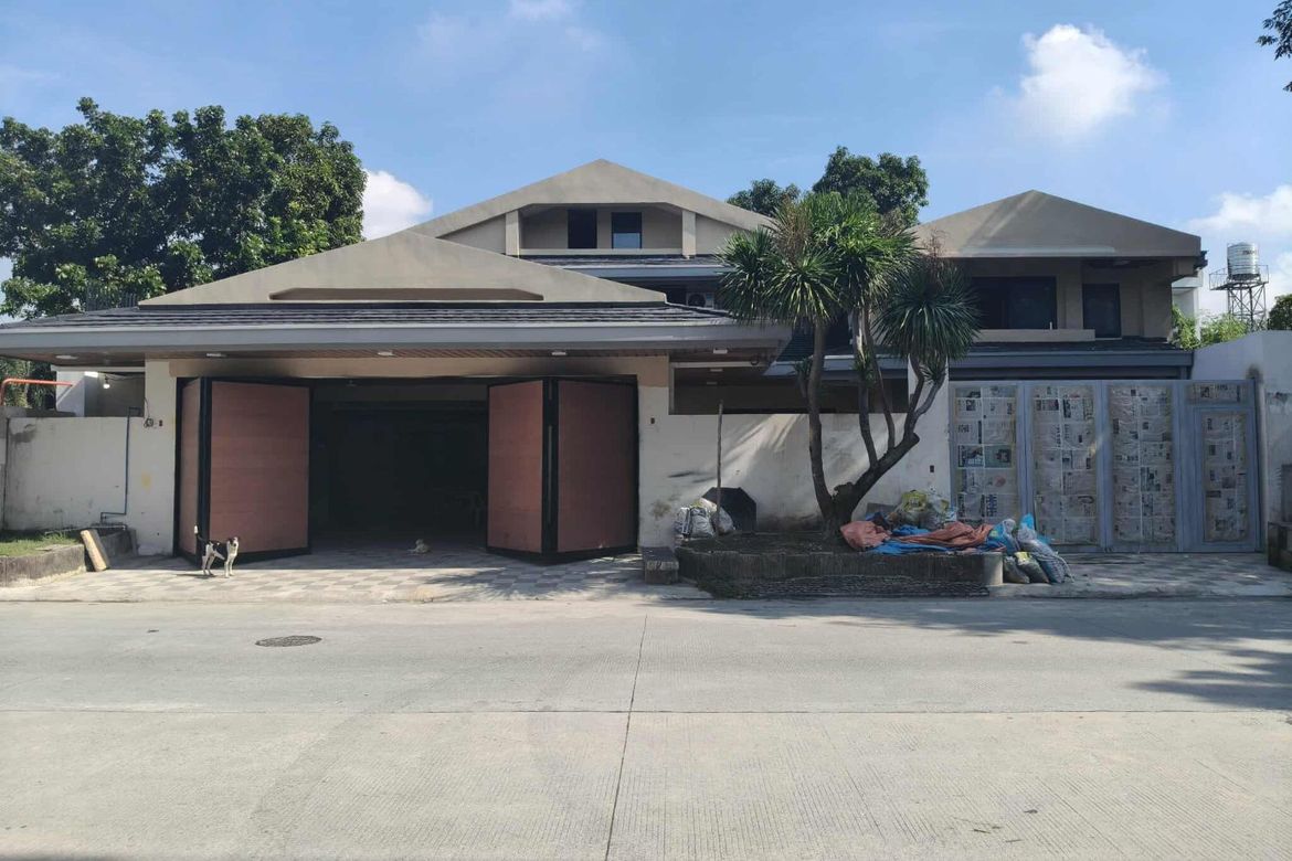 7 Bedroom House for Sale in Moonwalk, Parañaque, Metro Manila