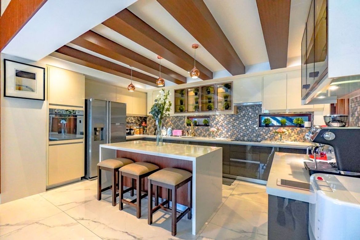 7 Bedroom House for Sale in Moonwalk, Parañaque, Metro Manila – photo 6