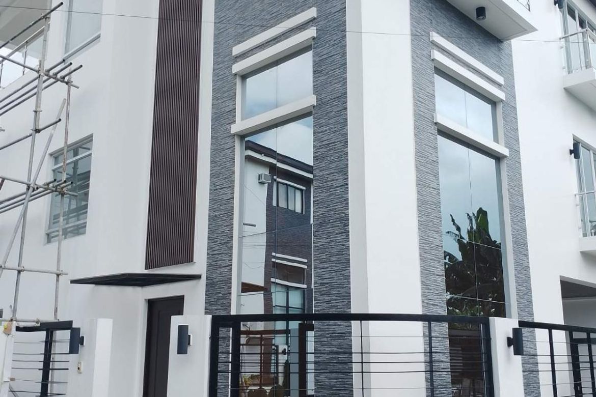 7 Bedroom House for Sale in Quiapo, Manila, Metro Manila near LRT-1 Carriedo