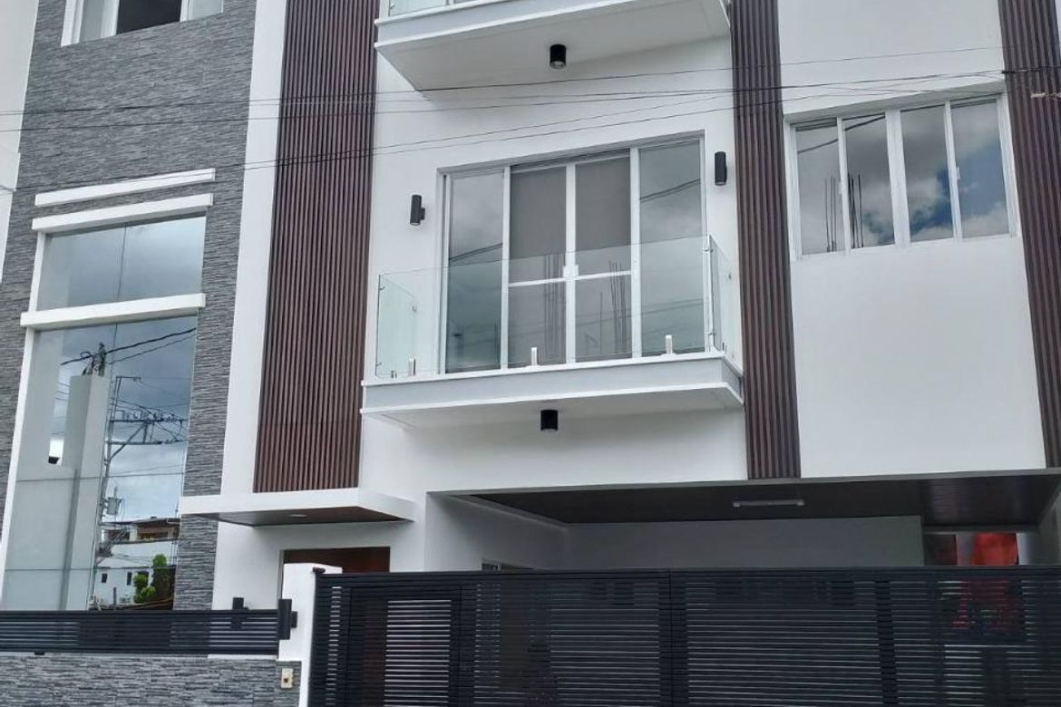 7 Bedroom House for Sale in Quiapo, Manila, Metro Manila near LRT-1 Carriedo