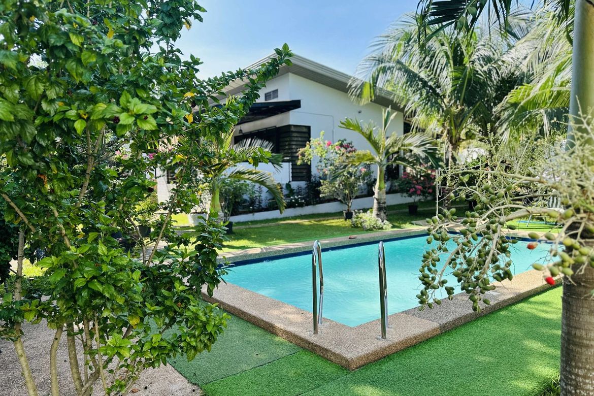 7 Bedroom House for Sale in San Isidro, Dauis, Bohol