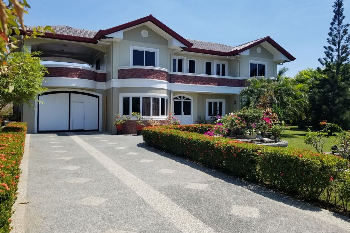 7 Bedroom House for Sale in Tammocalao, Bacnotan, La Union