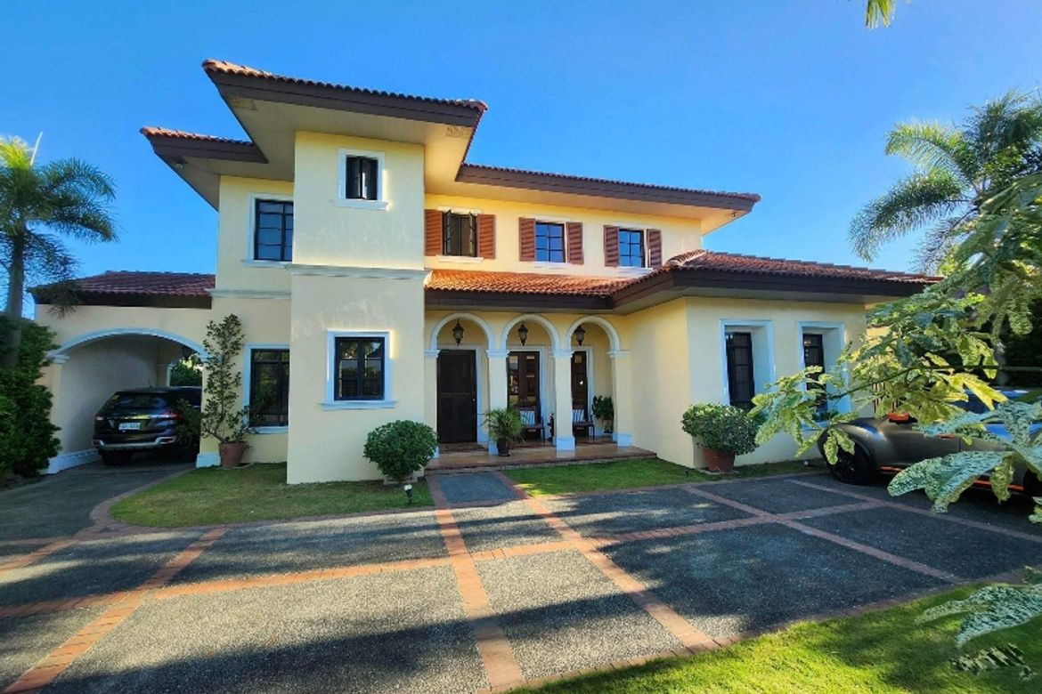7 Bedroom House for Sale in Telabastagan, San Fernando, Pampanga