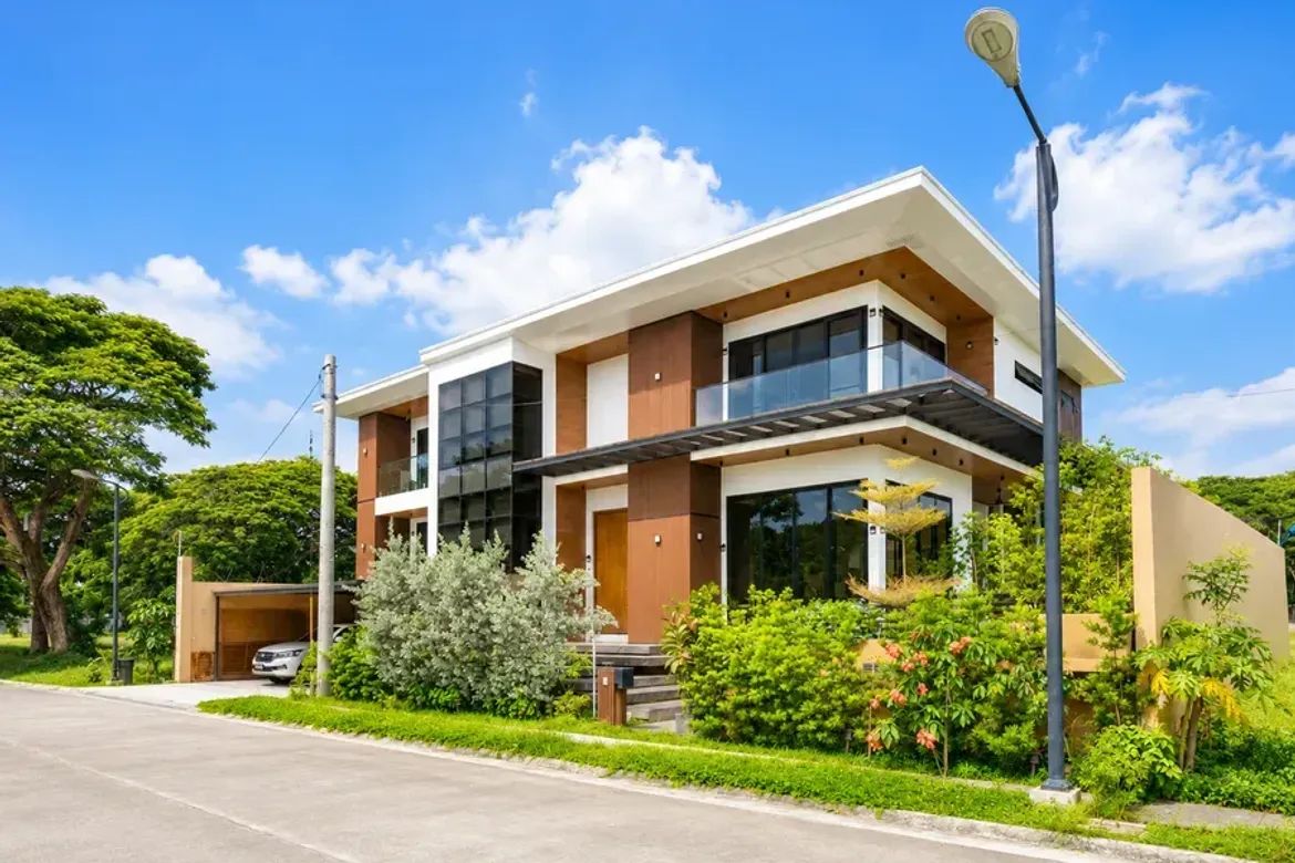 7 Bedroom House for Sale in Treveia Nuvali, Canlubang, Calamba, Laguna