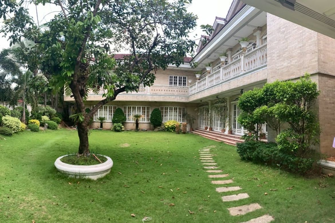 7 Bedroom House for Sale in Ugong Norte, Quezon City, Metro Manila