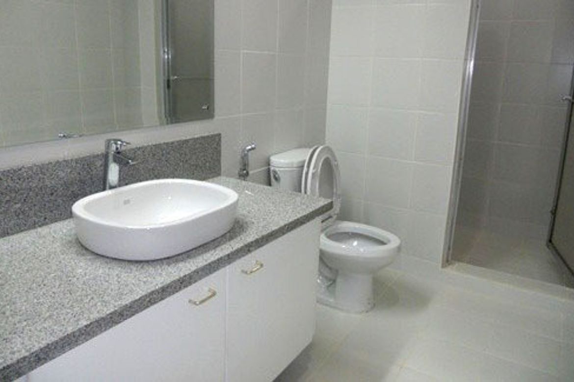 7 Bedroom House for Sale in Urdaneta Village, Bangkal, Makati, Metro Manila near MRT-3 Magallanes – photo 4