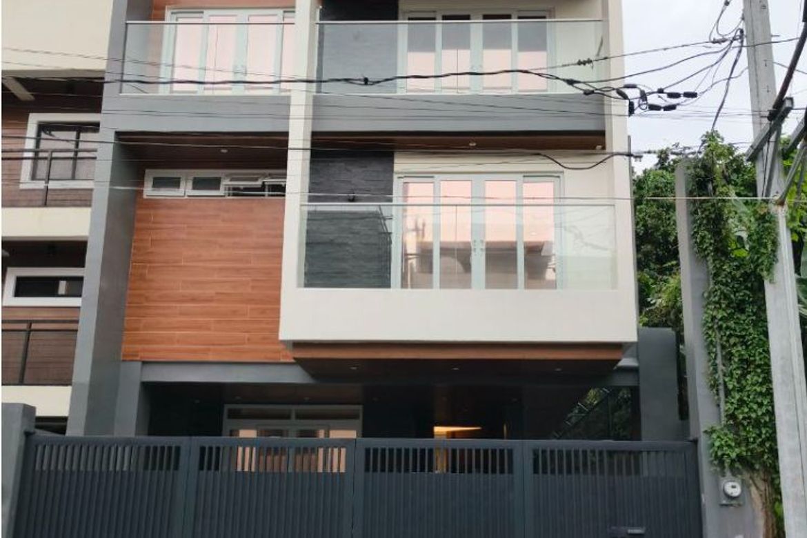 7 Bedroom House for Sale in Western Bicutan, Taguig, Metro Manila