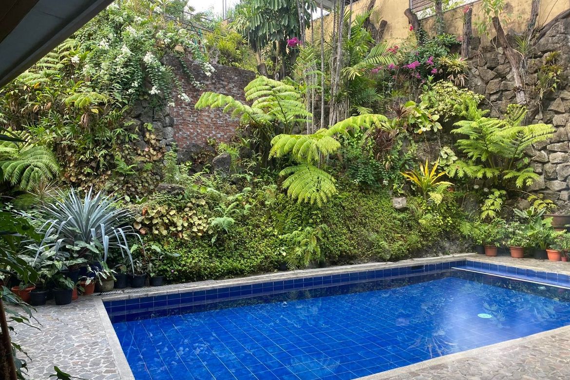 7 Bedroom House for Sale in White Plains, Quezon City, Metro Manila