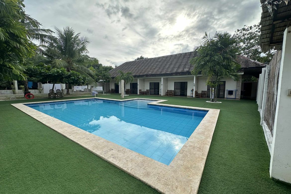 7 Bedroom Villa for Sale in San Isidro, Dauis, Bohol